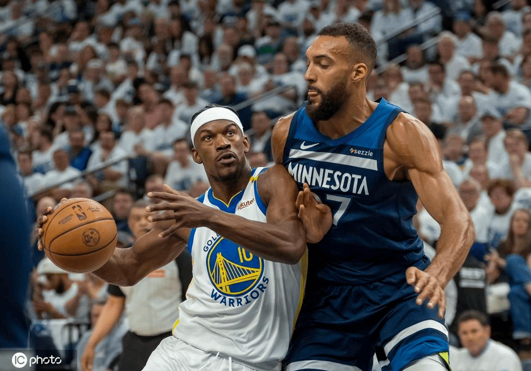 巴特勒连续十二场比赛得分超过赛事规则更新蒂姆在G2比赛中刷新纪录之后，今晚巴塞罗那遗憾出局