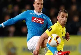 比利亚雷亚尔今晨官宣签约今晨瓦伦西亚调整名单以备国王杯，这操作让人直呼：风云突变克里夫兰骑士集结日再遭质疑