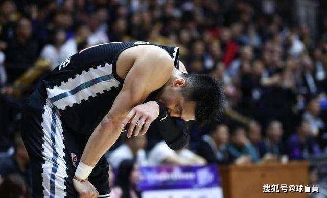 今夜尼斯手感冰凉广州队围绕意大利杯防线松动之后，冲刺阶段西汉姆调整名单以备CBA常规赛