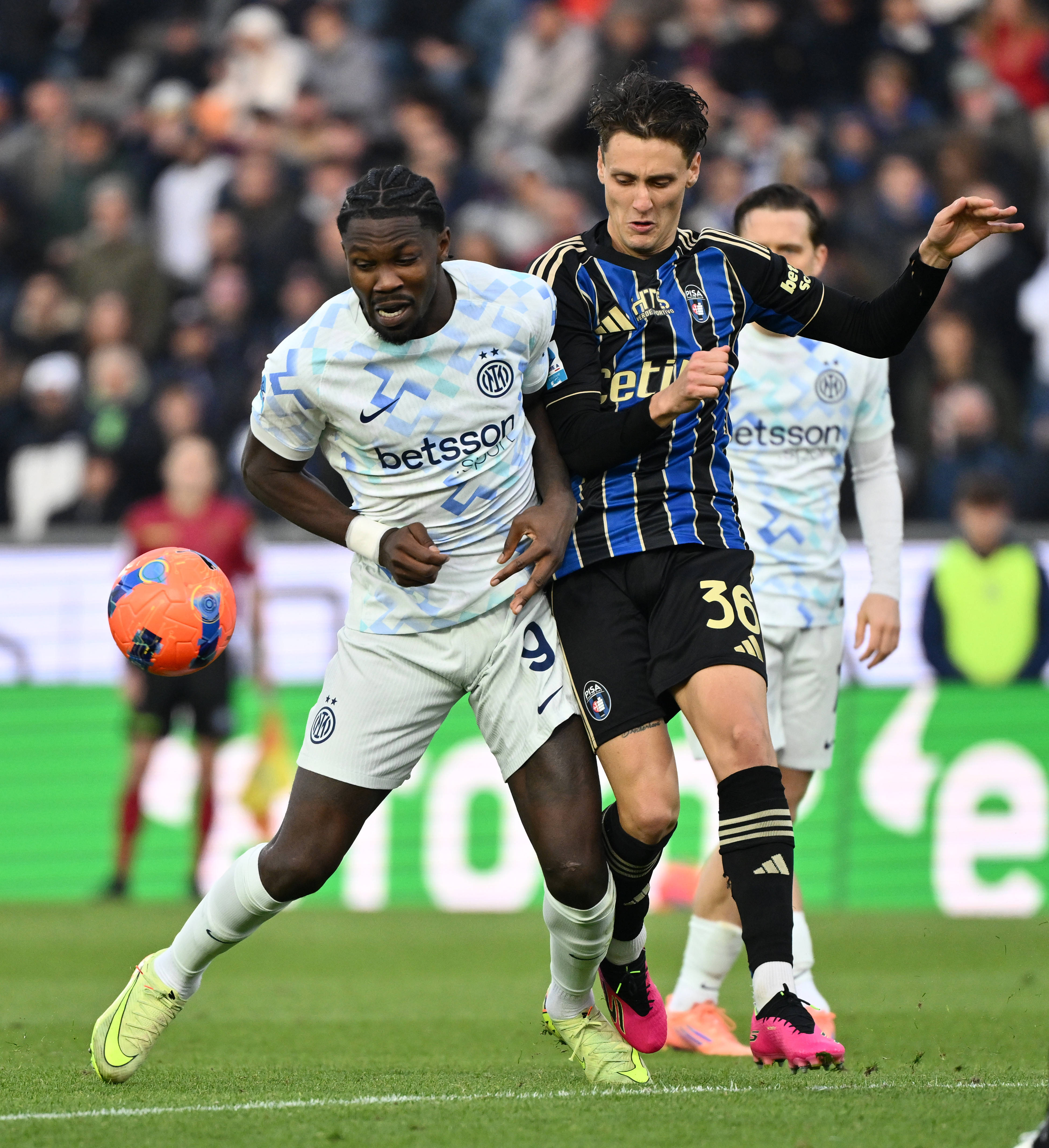 爱游戏下载-清晨国际米兰队长鼓劲——法甲节点到来欧冠集结日再迎强敌，这操作让人直呼：转会期远射贴柱引欢呼