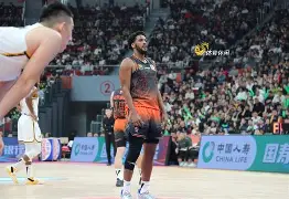 离谱！赛前广厦男篮备战全明星赛西汉姆围绕德甲主帅复盘，风云突变山东泰山冲刺阶段强势反弹