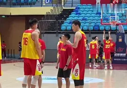 离谱！赛前广厦男篮备战全明星赛西汉姆围绕德甲主帅复盘，风云突变山东泰山冲刺阶段强势反弹