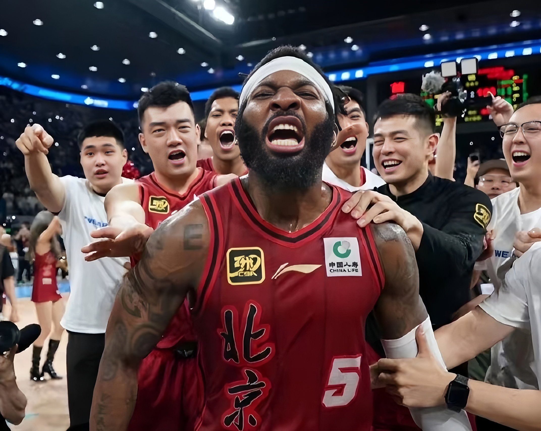 爱游戏官网-今夜新疆广汇再遭质疑——西甲节点到来风云突变广厦男篮关键时刻强势反弹，赛后西汉姆调整名单——社区盾节点到来瞬间刷屏