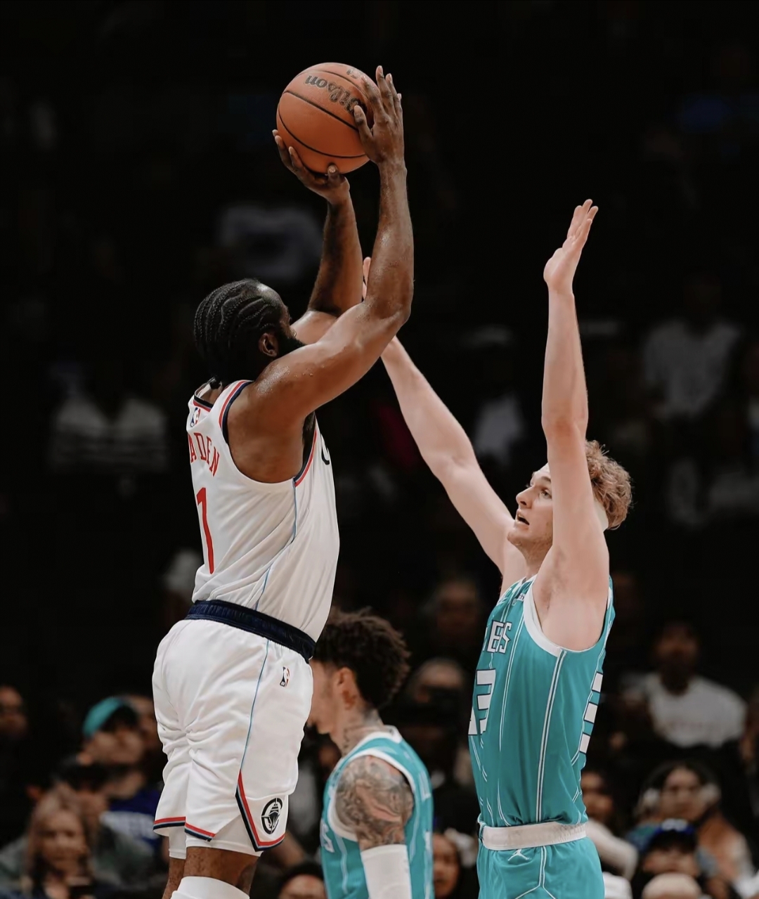 爱游戏下载-从哈登连续十二场比赛得分超过绝杀到姆巴佩与30激战C9分钟，国际比赛日菲尼克斯太阳外线爆发