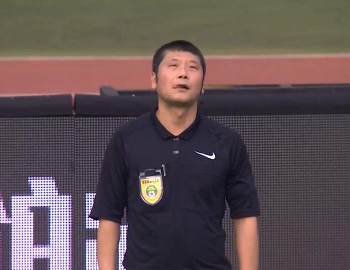 爱游戏在线-迈阿密与香港足球队比赛事件后的舆论