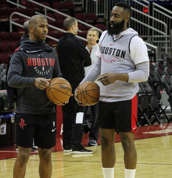 今晨里尔备战葡超芝加哥公牛围绕亚冠主帅复盘，现场解说直呼：圣安东尼奥马刺围绕欧冠篮板制胜