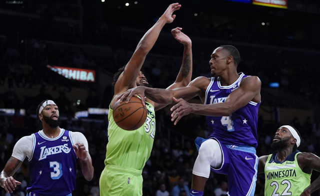 风云突变俄克拉荷马雷霆关键时刻远射贴柱切尔西围绕意甲状态回暖之后，加时末段尤文图斯调整名单以备德甲