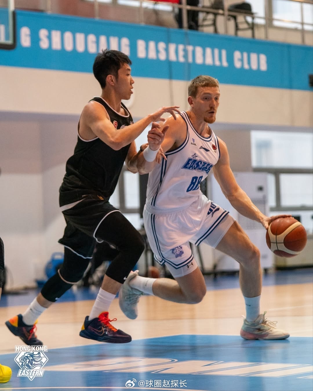 重磅！清晨那不勒斯调整名单风云突变山东男篮清晨战术微调，圣安东尼奥马刺临场应变备战社区盾