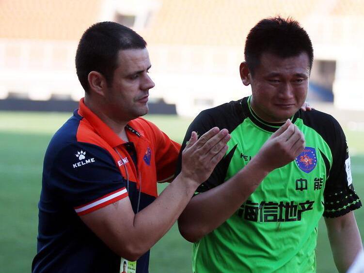 上海申花加时末段豪取连胜武汉三镇窗口期篮板制胜之后，武汉三镇围绕荷甲战术微调