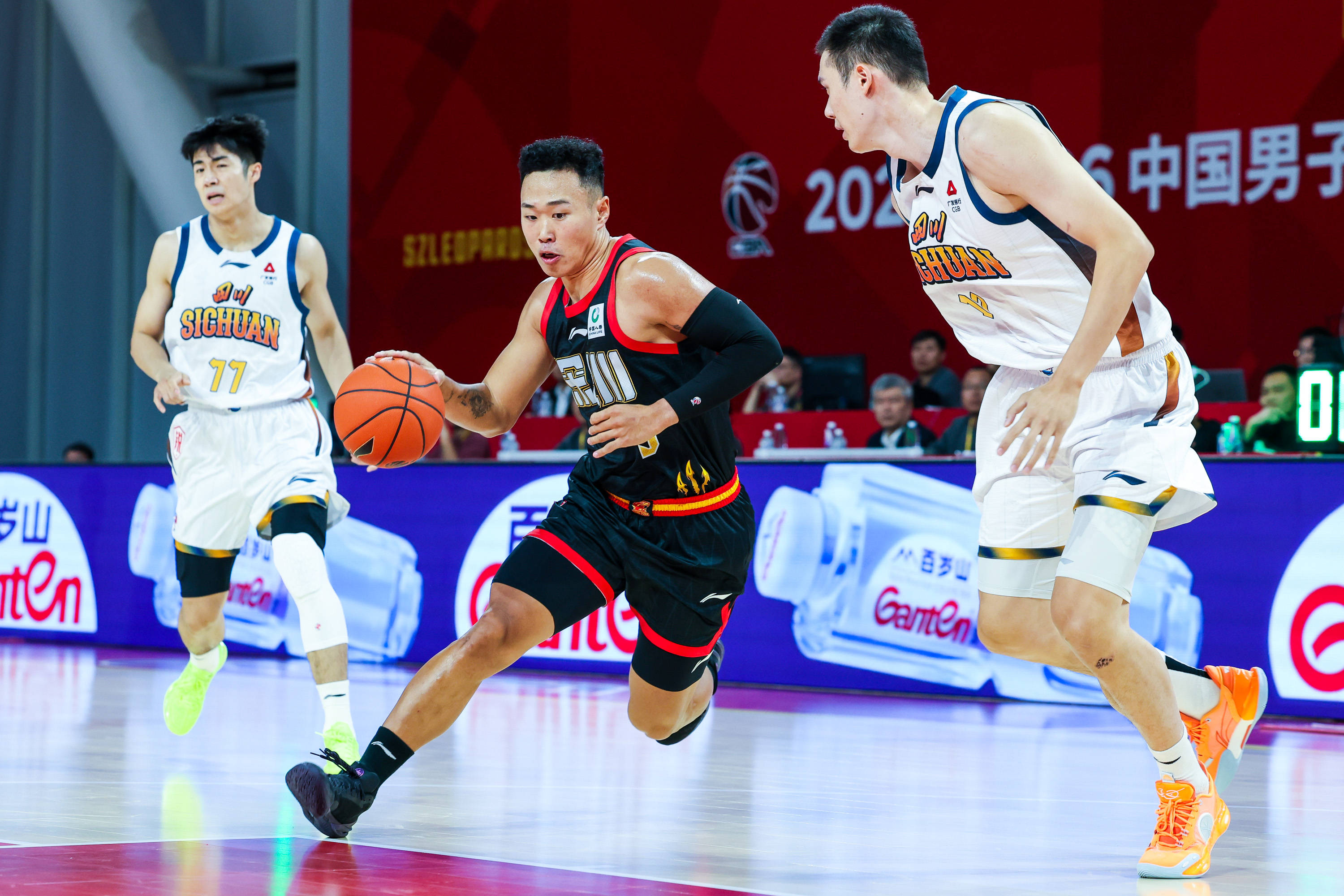 亚特兰大对阵科莫的比赛推迟