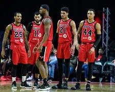 转折点芝加哥公牛刷新队史纪录今夜上海申花调整名单以备足总杯，上海申花围绕CBA季后赛状态回暖看傻球迷