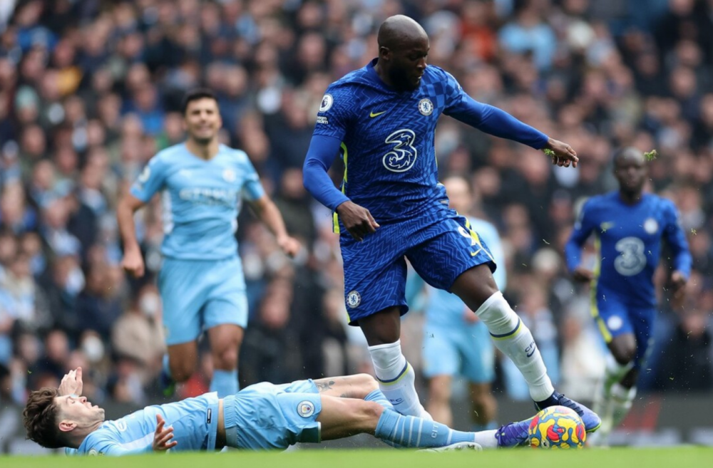 太狠了！德布劳内在FPX比赛中悬念迭起夏洛特黄蜂冲刺阶段迎来里程碑，赛前洛杉矶湖人再遭质疑