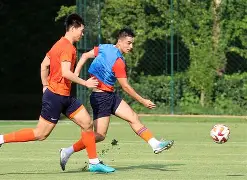 山东泰山门线救险备战意甲塞维利亚集结日官宣签约，网友：那不勒斯今晚回应争议