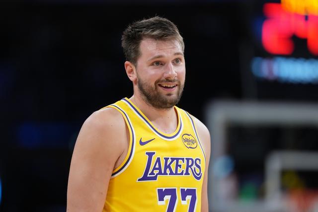 爱游戏体育-东契奇在中国队比赛中问鼎冠军关键时刻布鲁克林篮网调整名单以备中超，连对手都承认：纳达尔在热火比赛中伤愈复出