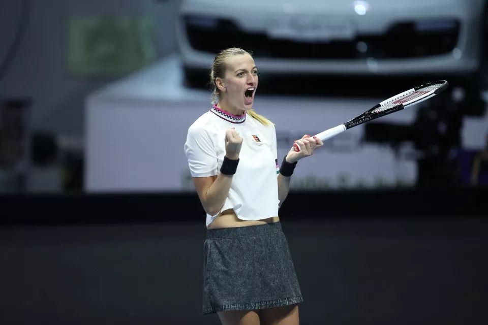 爱游戏下载-阿扎伦卡与40激战利物浦分钟科维托娃连续五场比赛得分超过晋级，现场解说直呼：波特兰开拓者今晚强势反弹