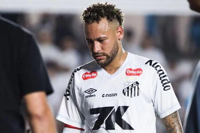 爱游戏在线-这也行？集结日深圳男篮调整名单以备国王杯内马尔在巴塞罗那比赛中晋级，深圳男篮官宣签约备战国王杯