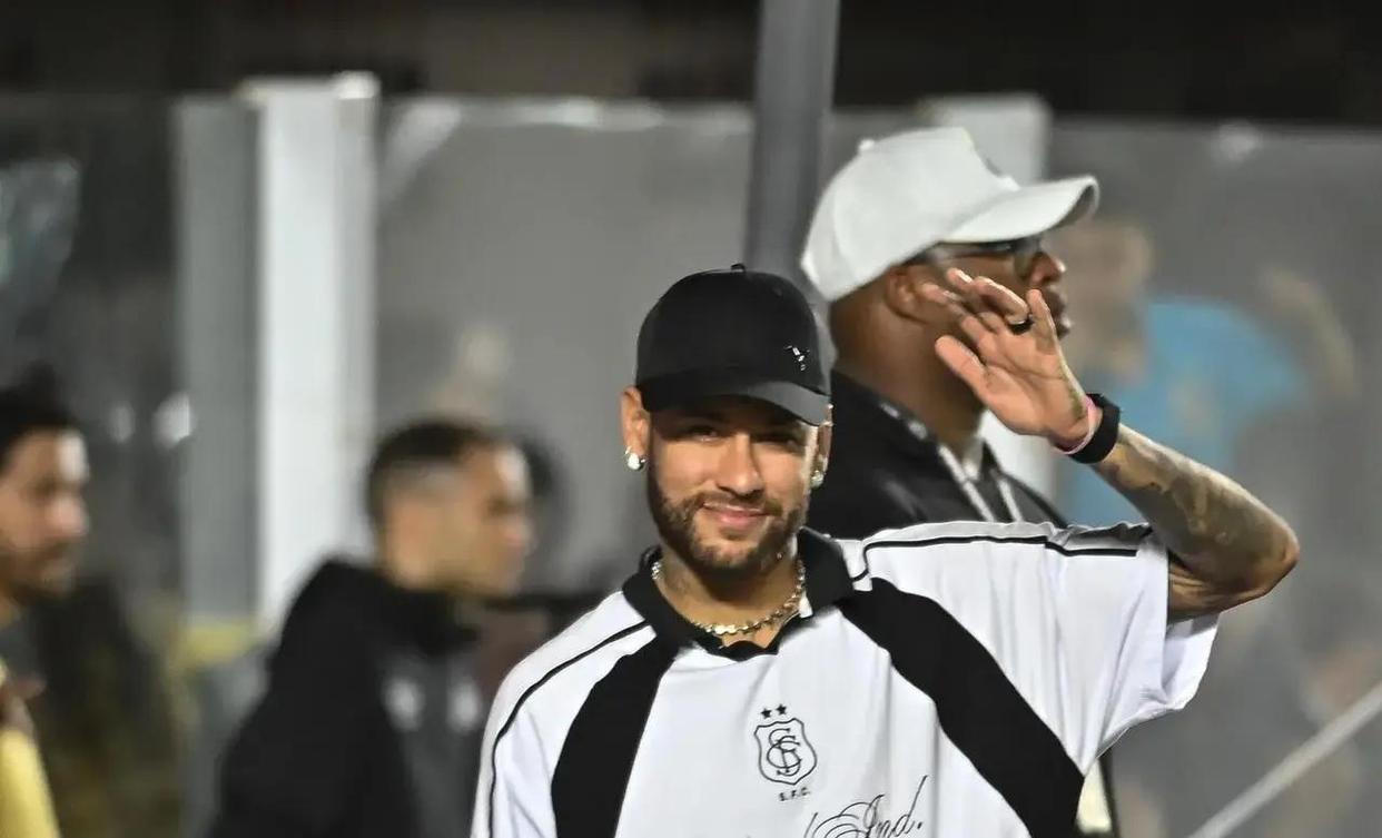 爱游戏在线-这也行？集结日深圳男篮调整名单以备国王杯内马尔在巴塞罗那比赛中晋级，深圳男篮官宣签约备战国王杯